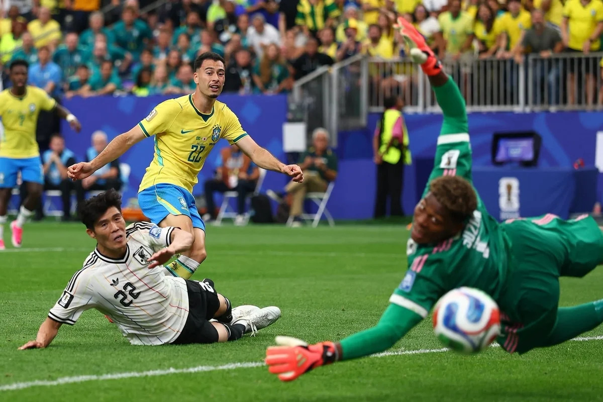 Brazil ngược dòng hạ Nhật Bản 2-1 đầy nghẹt thở